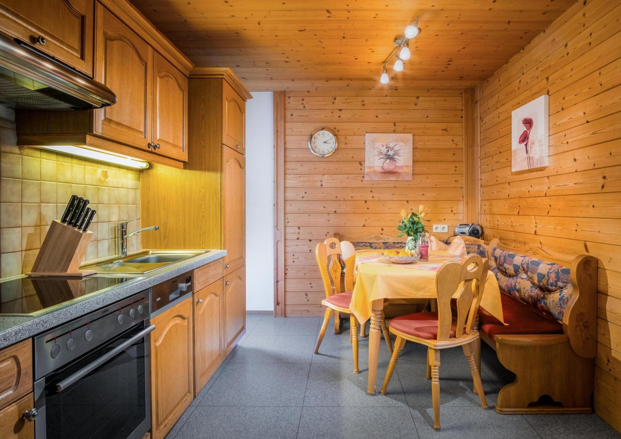 Haus Annemarie Apartments Kartitsch - Hochpustertal エクステリア 写真
